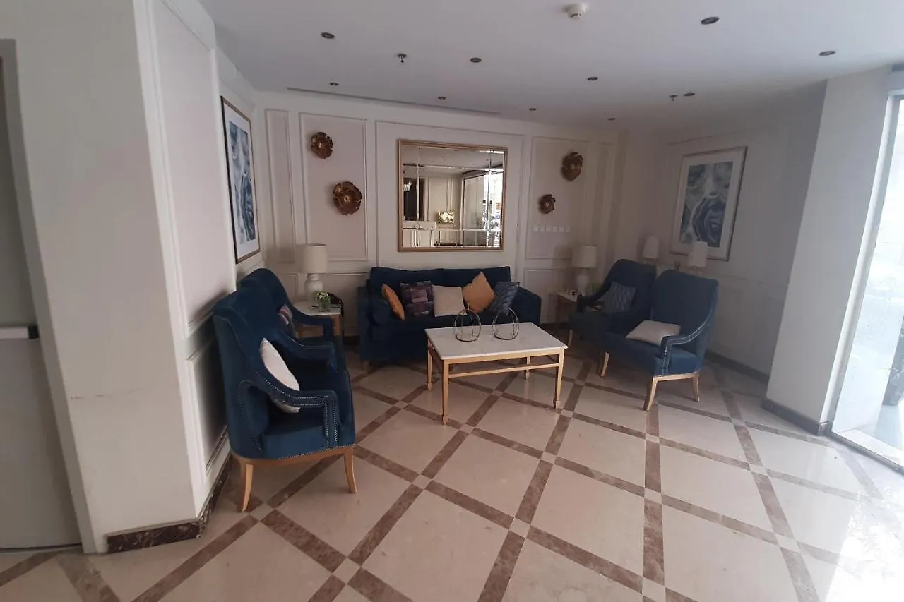 Capital O 549 The Blue Rose Hotel Cidde
