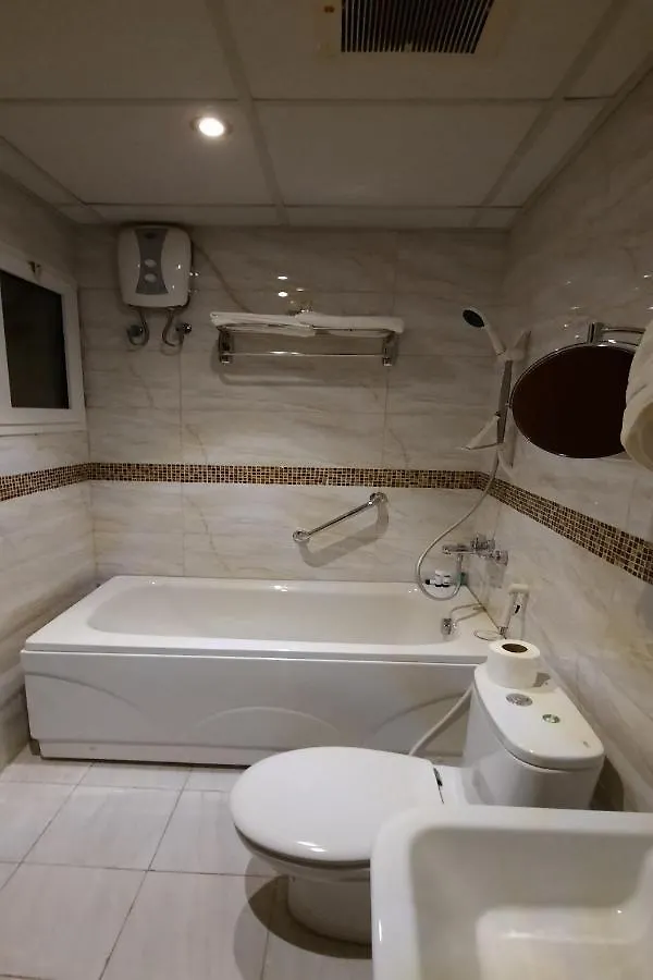 Capital O 549 The Blue Rose Hotel Cidde