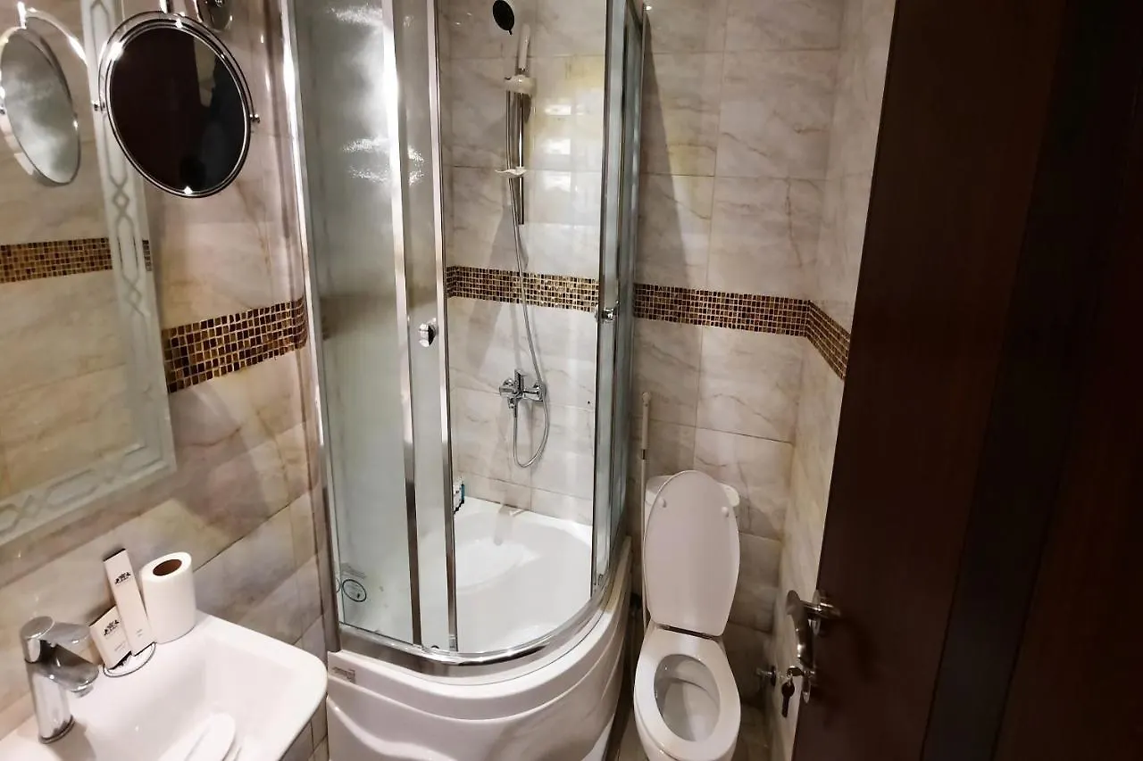 Capital O 549 The Blue Rose Hotel Cidde
