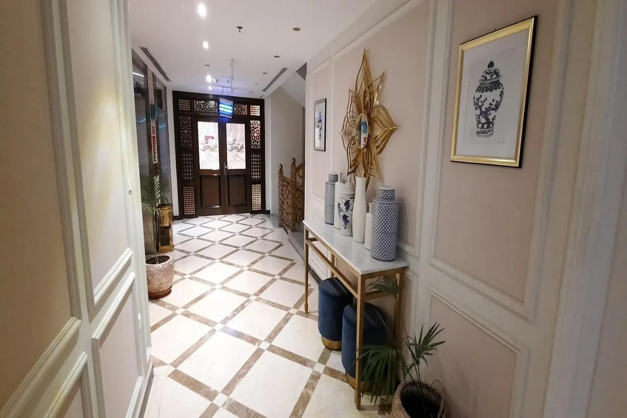 Capital O 549 The Blue Rose Hotel Cidde